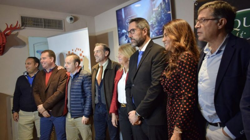 Los alcaldes de Marbella, Mijas Y Benahavis y el seleccionador nacional de baloncesto entregan los carné de periodista deportivo