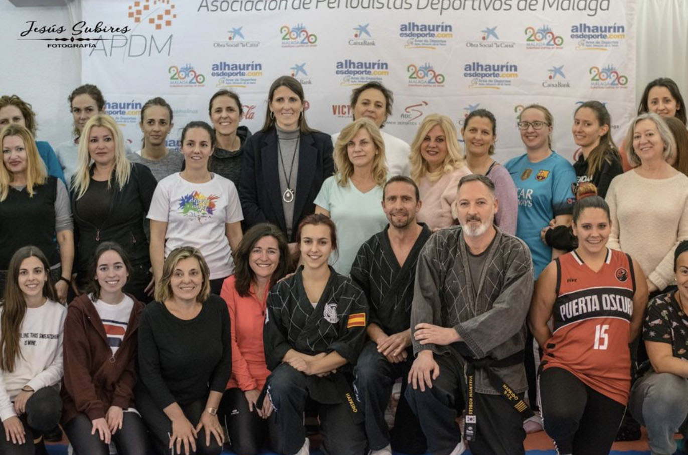 Medio centenar de mujeres en el taller de defensa personal de la APDM