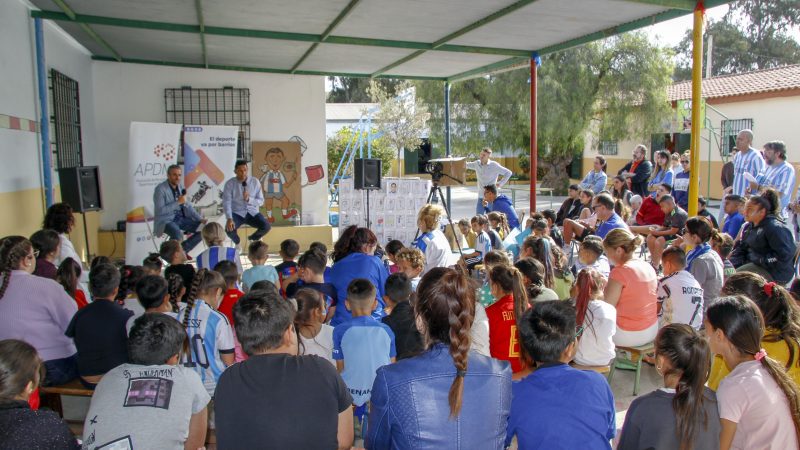 Primera charla de la segunda edición de 'El deporte va por barrios' en Los Asperones