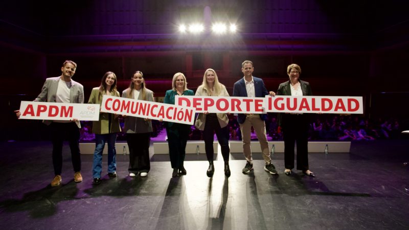 Participantes en la jornada Comunicación, Igualdad y Deporte en Fuengirola.