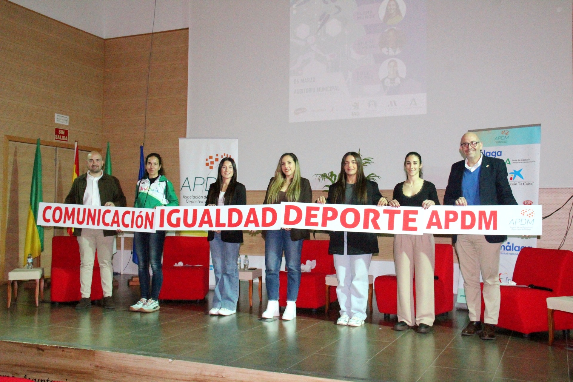 Deportistas, clubes y asociaciones reflexionan en Cártama sobre la igualdad en el deporte